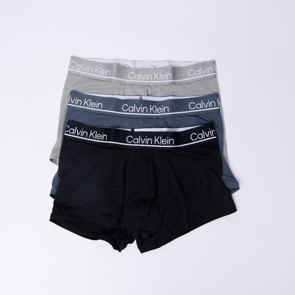 Calvin Klein 3 pack Microfiber Low Rise Trunk Size Small